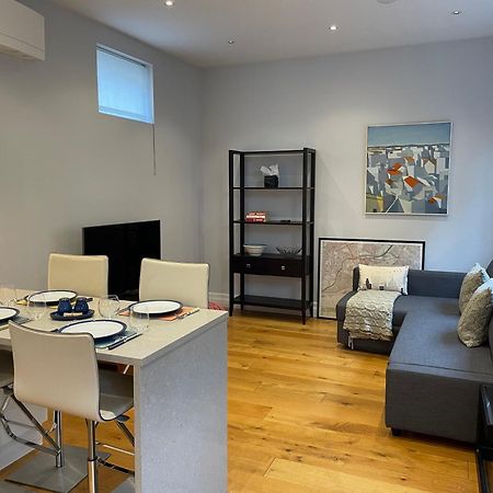 Charming & Cosy Town Centre Home With Parking Guildford Ngoại thất bức ảnh