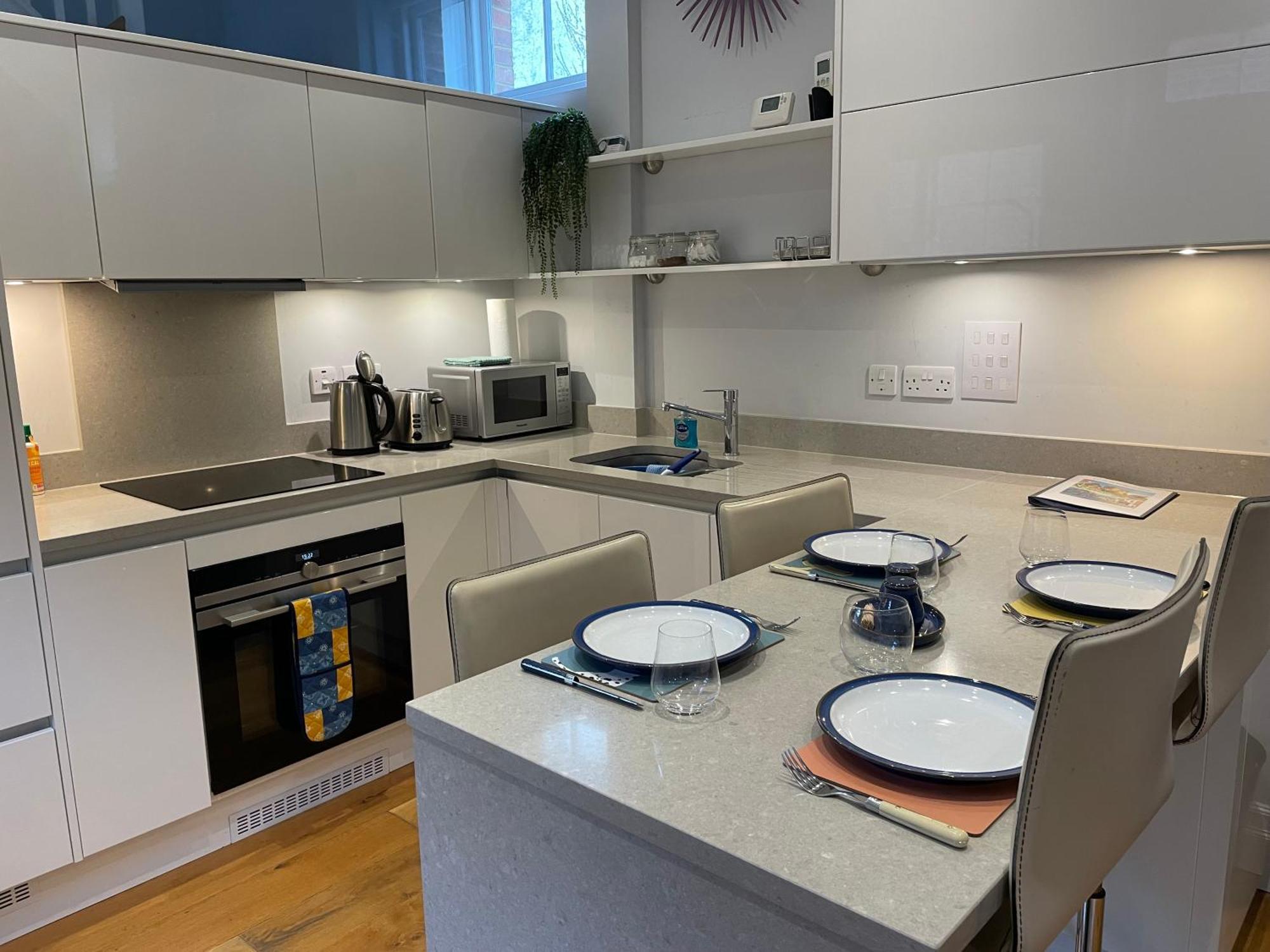 Charming & Cosy Town Centre Home With Parking Guildford Ngoại thất bức ảnh