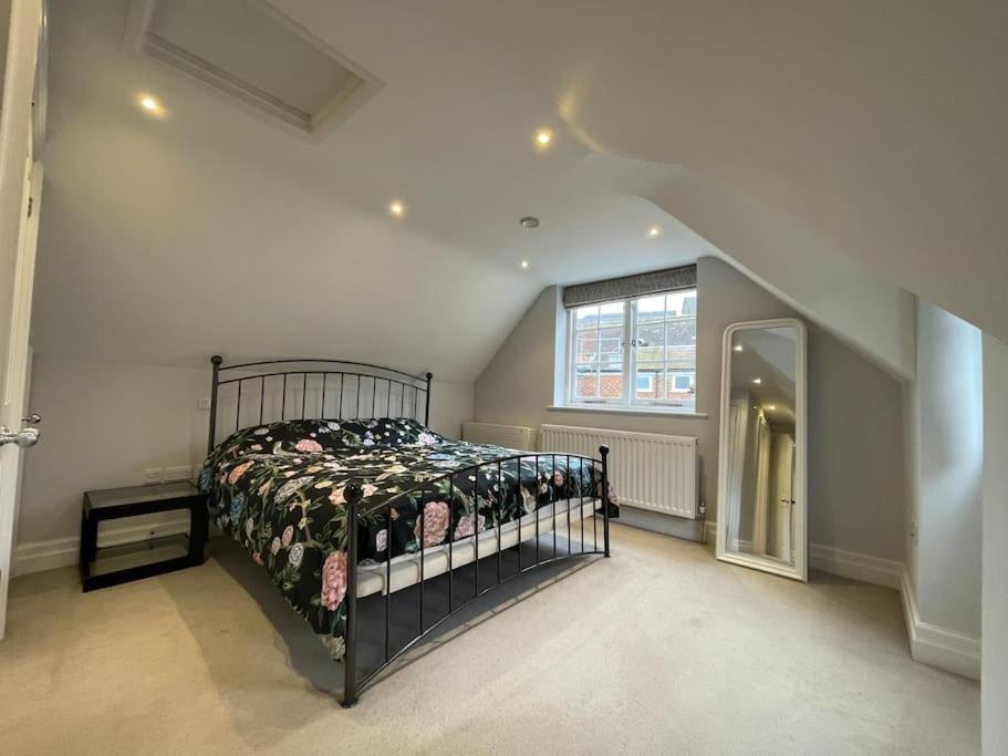 Charming & Cosy Town Centre Home With Parking Guildford Ngoại thất bức ảnh